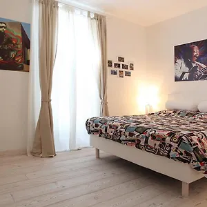Big Johnny B Bed & Breakfast